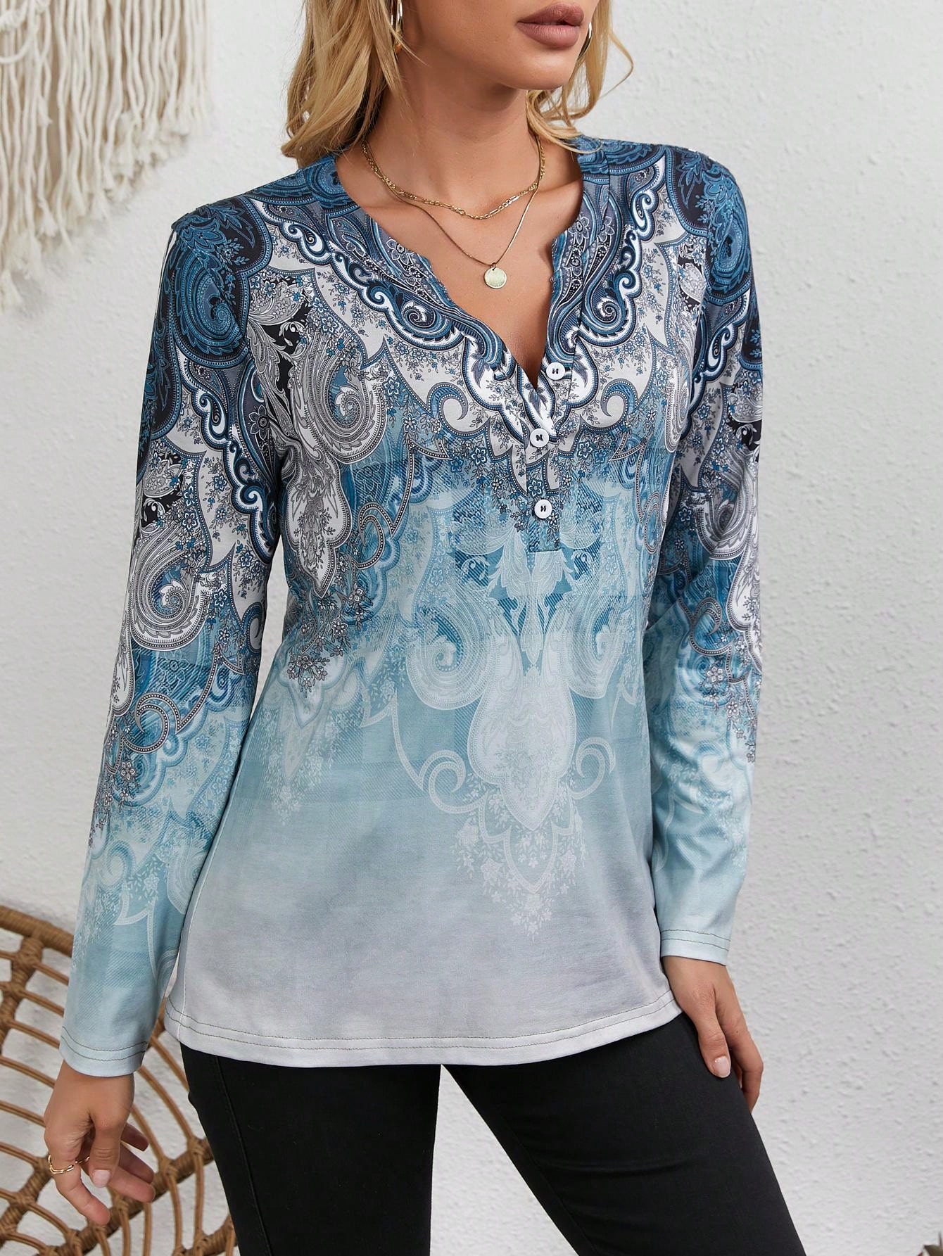 Usa Vintage Fashion - Women's Ethnic-Style Top: Vintage Print, Long