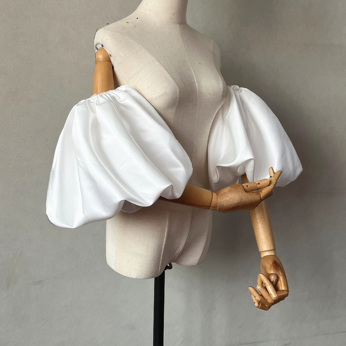 Women's Elegant Designer Puff  - đánh giá và giá Vintage Fashion Photography
